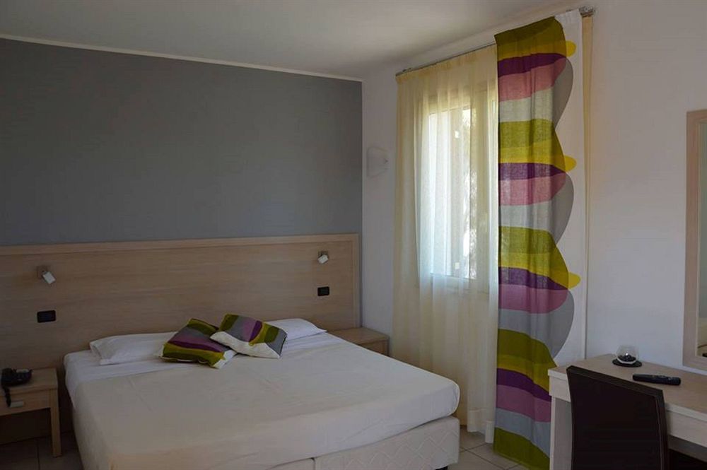 Hotel Bulla Regia ฟอนตาเน บีอานเก ภายนอก รูปภาพ