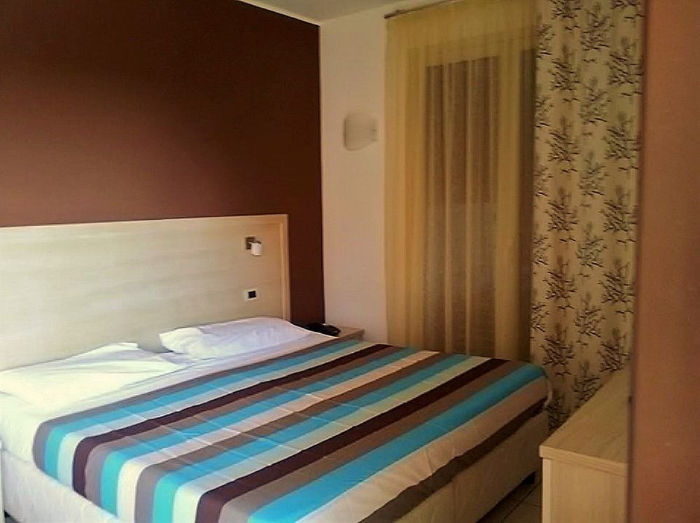 Hotel Bulla Regia ฟอนตาเน บีอานเก ภายนอก รูปภาพ