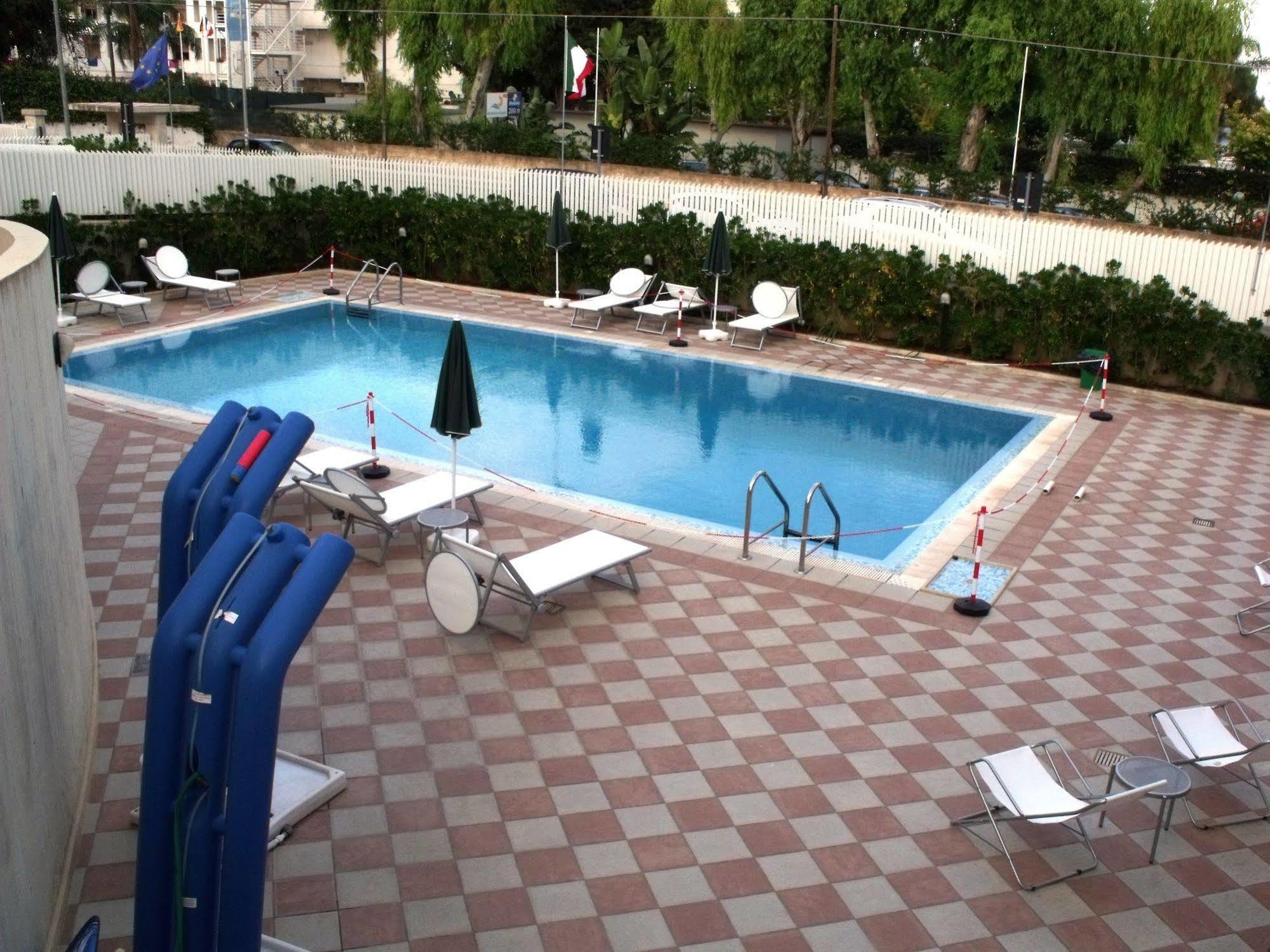 Hotel Bulla Regia ฟอนตาเน บีอานเก ภายนอก รูปภาพ