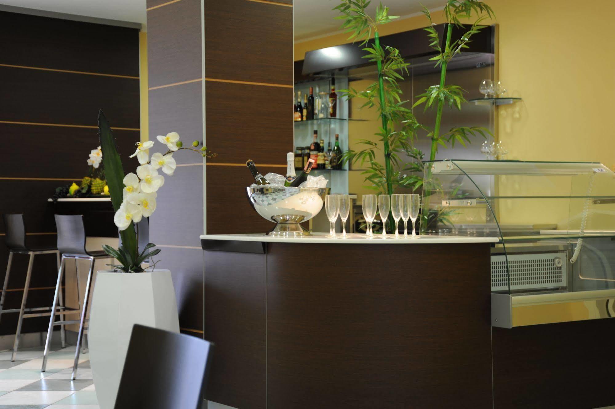 Hotel Bulla Regia ฟอนตาเน บีอานเก ภายนอก รูปภาพ
